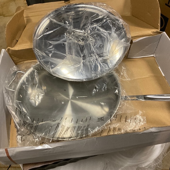 ALL-CLAD 6 QT SAUTÉ COPPER CORE WITH LID NEW - Picture 1 of 2